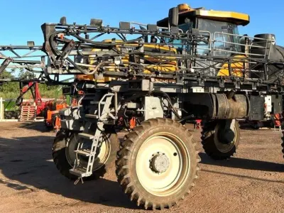 Pulverizador Valtra BS3020H, Ano 2013 — foto do anúncio