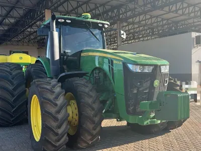 Trator John Deere, modelo 8400R, Ano 2024 — foto do anúncio