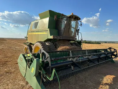 Colheitadeira John Deere, 1550, Ano 2009 — foto do anúncio