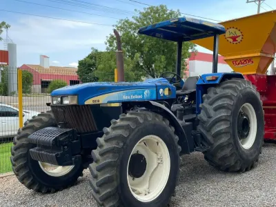 Trator New Holland, modelo 8030, Ano 2008 — foto do anúncio