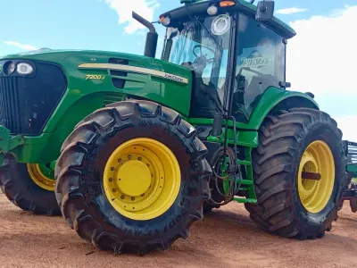 Trator John Deere, modelo 7200J, Ano 2021 — foto do anúncio