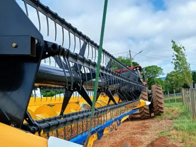 Plataforma New Holland, 25 Pés Caracol, Ano 2023 — foto do anúncio