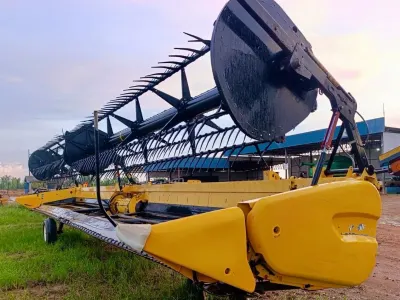 Plataforma New Holland, 40 Pés Draper, Ano 2012/13 — foto do anúncio