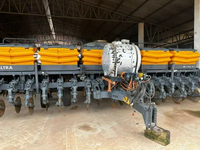 Plantadeira Valtra, Frontier – 17X45, Ano 2020 — foto do anúncio