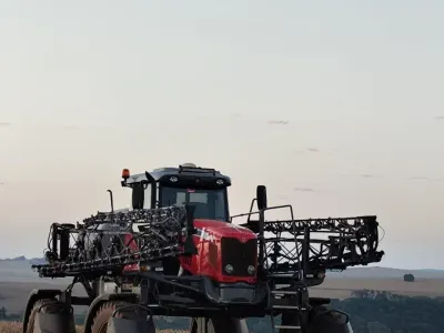 Pulverizador Massey Ferguson, modelo 9030, Ano 2015 — foto do anúncio