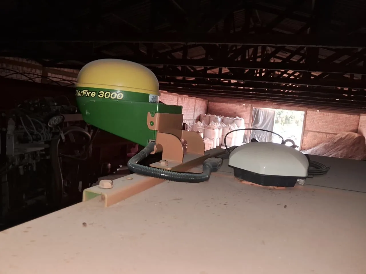 Distribuidor Autopropelido Jacto, Uniport 2000, Ano 2003 / MP Agro, Z4.0, Ano 2020, foto principal do anúncio