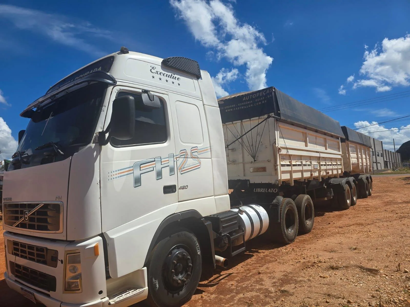 Bi-caçamba, Volvo, FH-420, 6X2,Ano 2008/09 / Librelato, Ano 2010, foto principal do anúncio