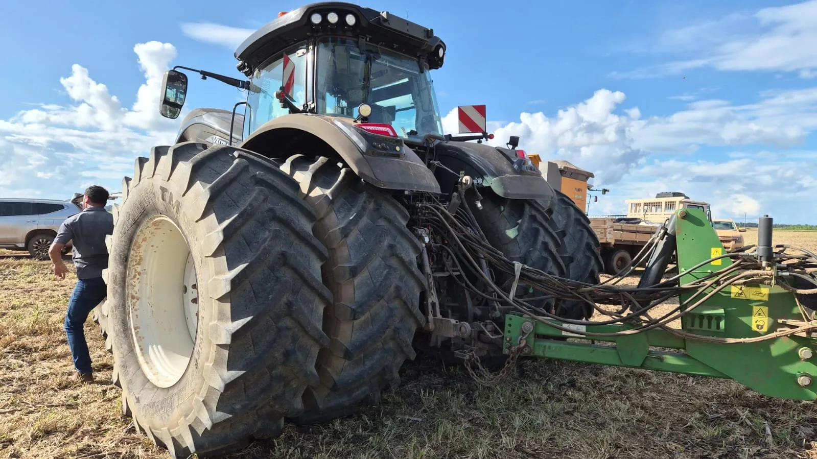 Trator Valtra, modelo S 374, Ano 2022, foto principal do anúncio