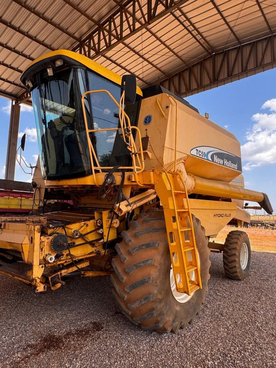 Colheitadeira New Holland, TC59, Ano 2004, foto principal do anúncio
