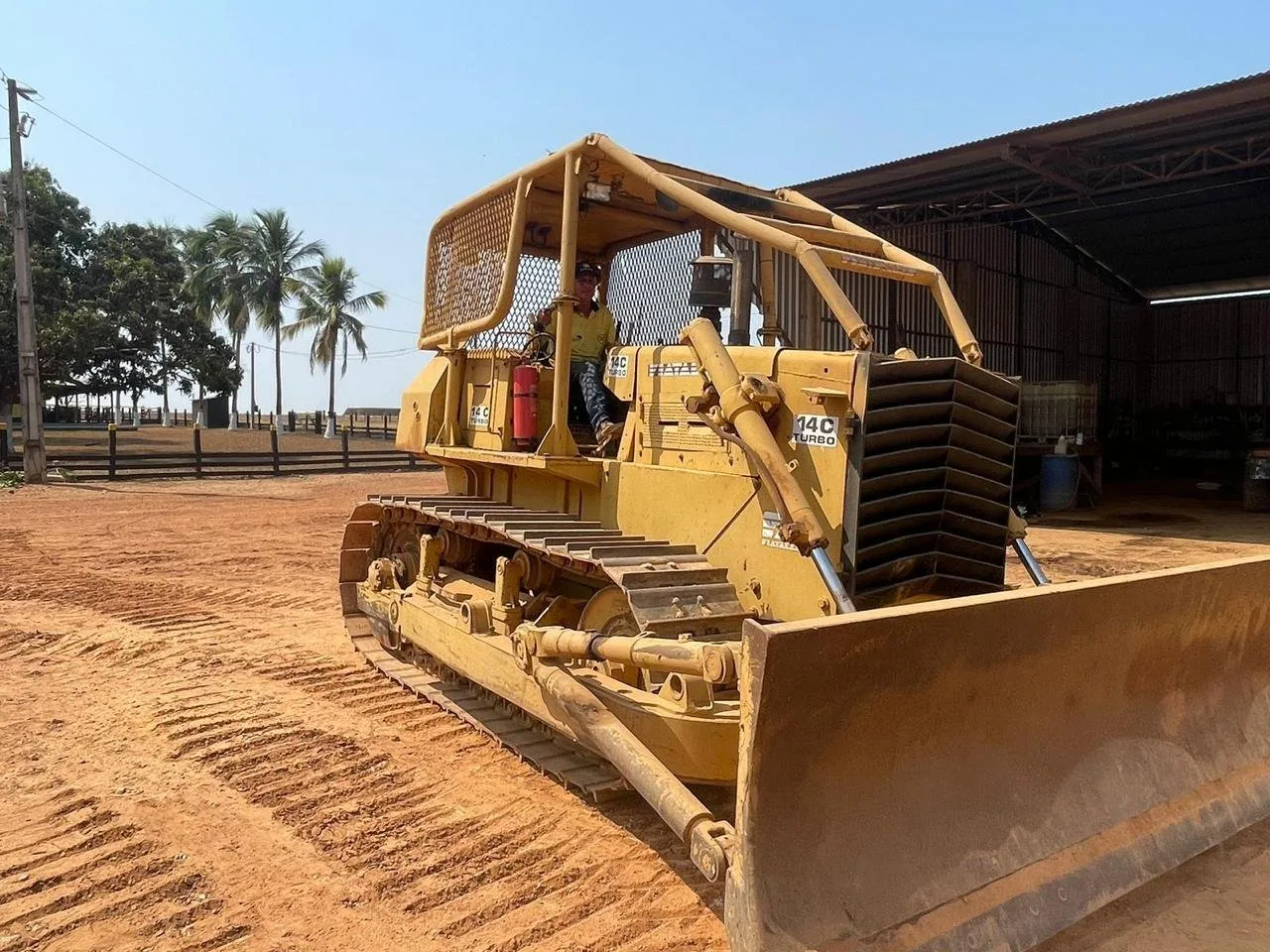Trator de esteira Fiat Allis, Ano 1989, foto principal do anúncio