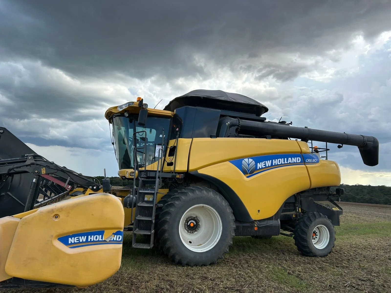 Colheitadeira de grãos New Holland, CR 6.80, Ano 2016, foto principal do anúncio