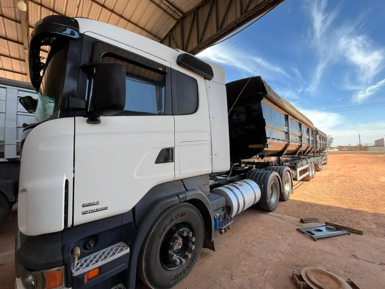 Rodo-Caçamba Scania, 480, 6X4, Ano 2013 / LS, Recrusul, Ano 2023, foto principal do anúncio