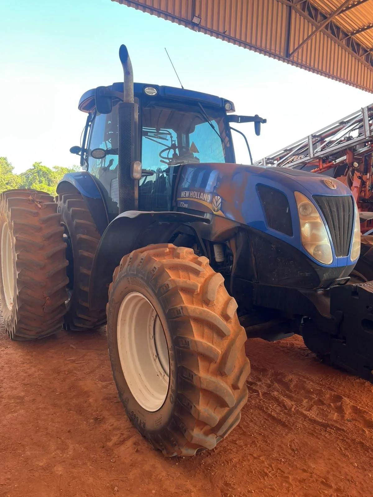 Trator New Holland, T7.245, Ano 2015, foto principal do anúncio