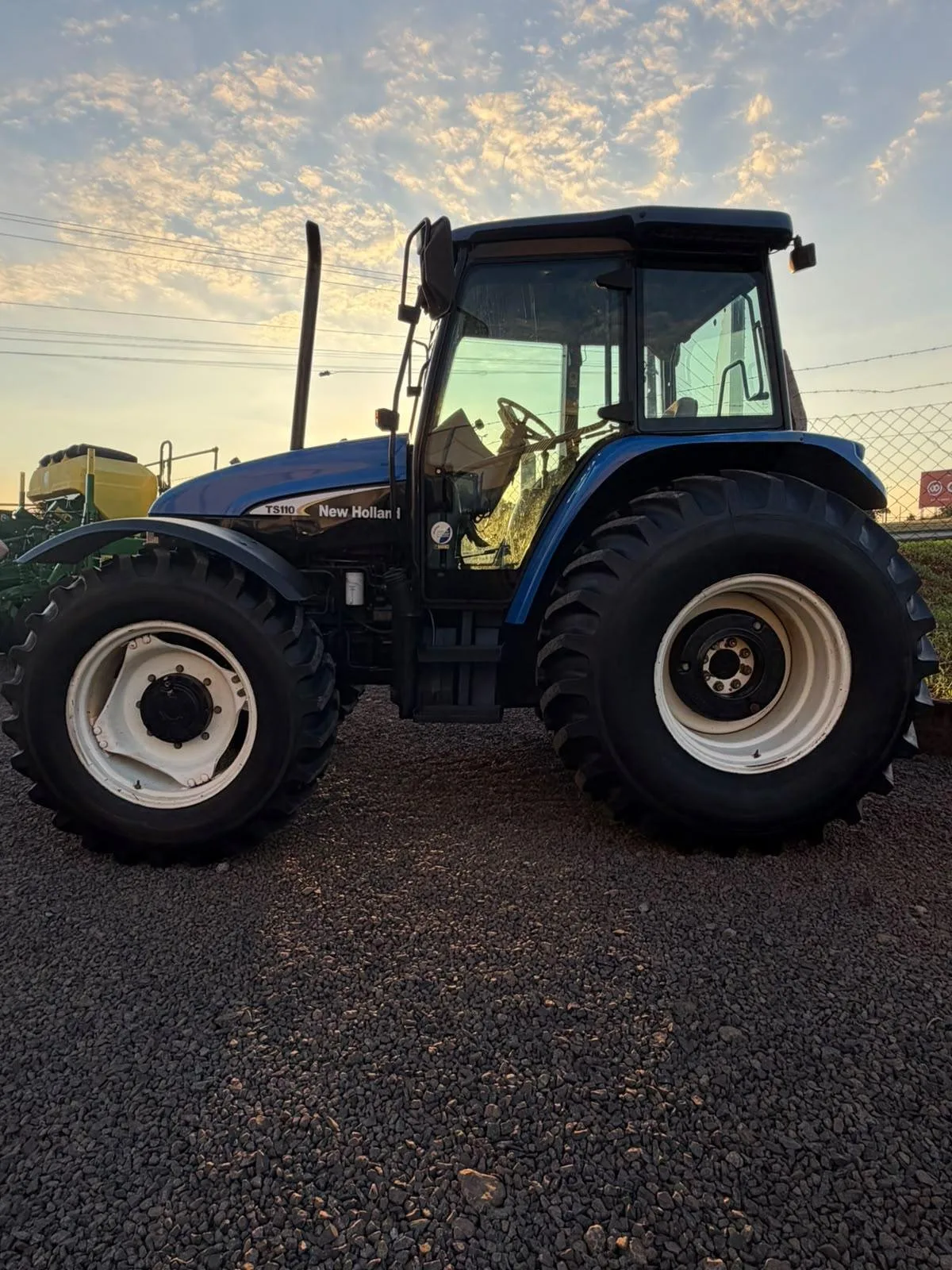 Trator New Holland, TS 110, Ano 2008, foto principal do anúncio